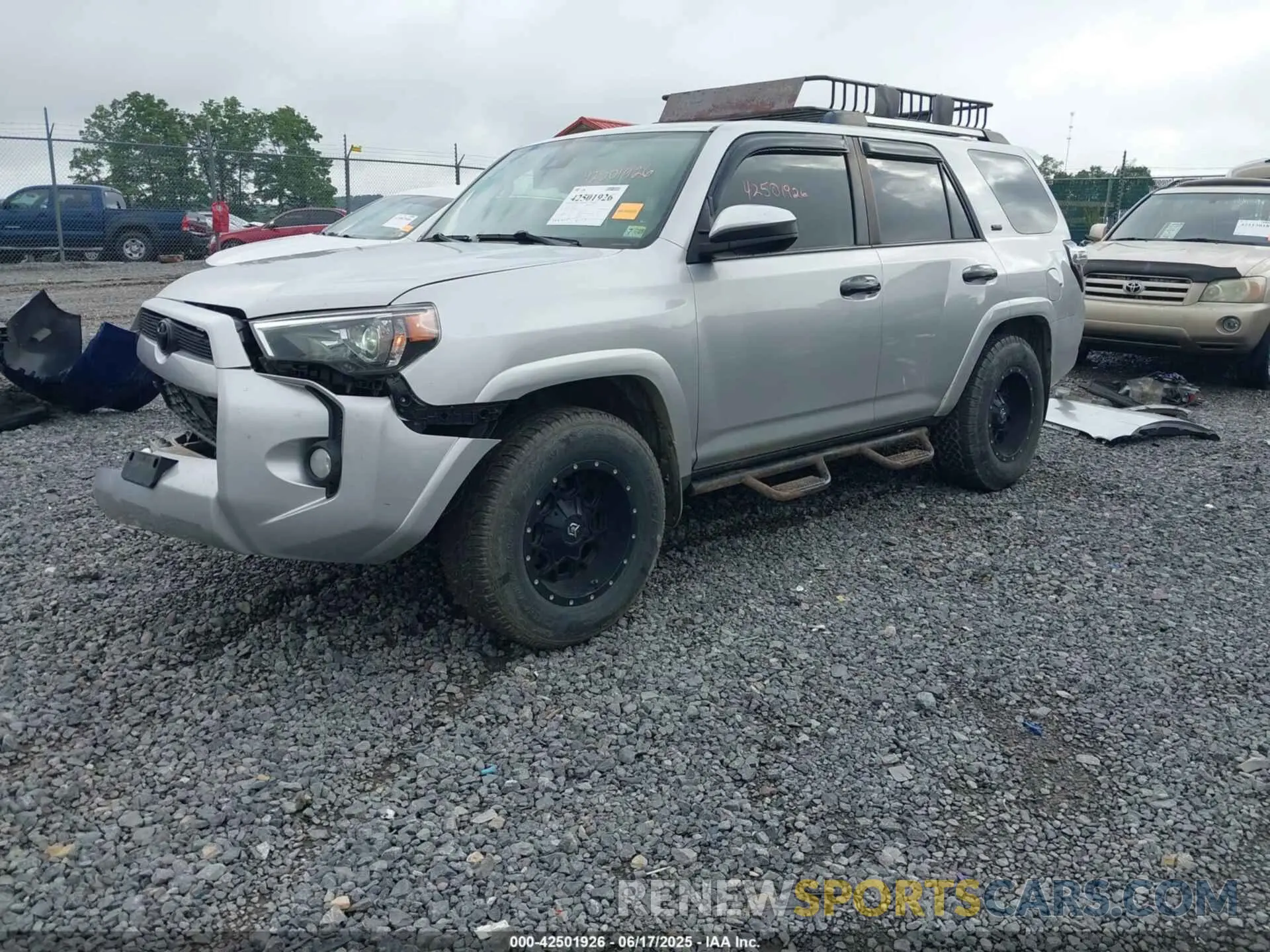 2 Photograph of a damaged car JTEZU5JR5L5214622 TOYOTA 4RUNNER 2020