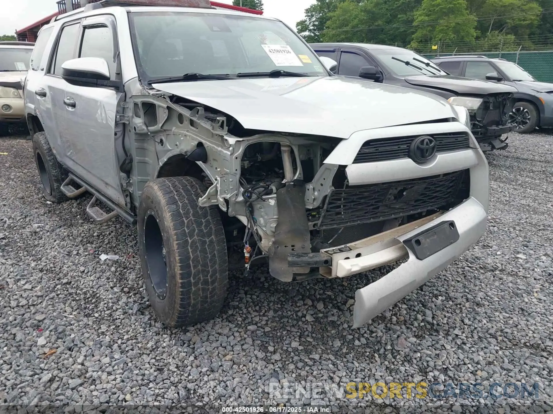 6 Photograph of a damaged car JTEZU5JR5L5214622 TOYOTA 4RUNNER 2020