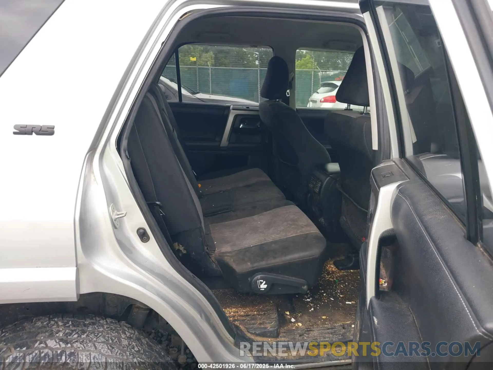 8 Photograph of a damaged car JTEZU5JR5L5214622 TOYOTA 4RUNNER 2020