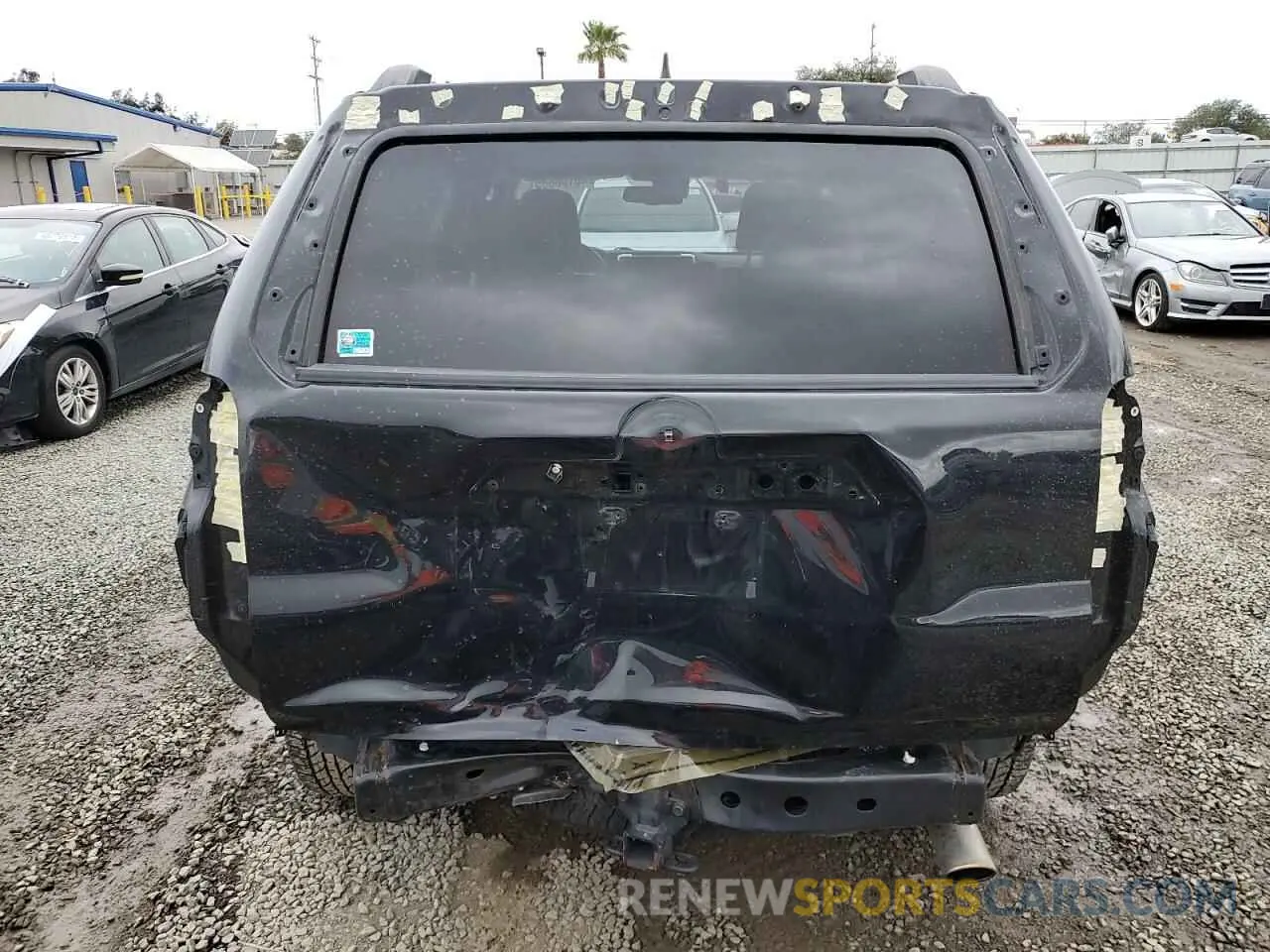 6 Photograph of a damaged car JTEZU5JR5L5214961 TOYOTA 4RUNNER 2020