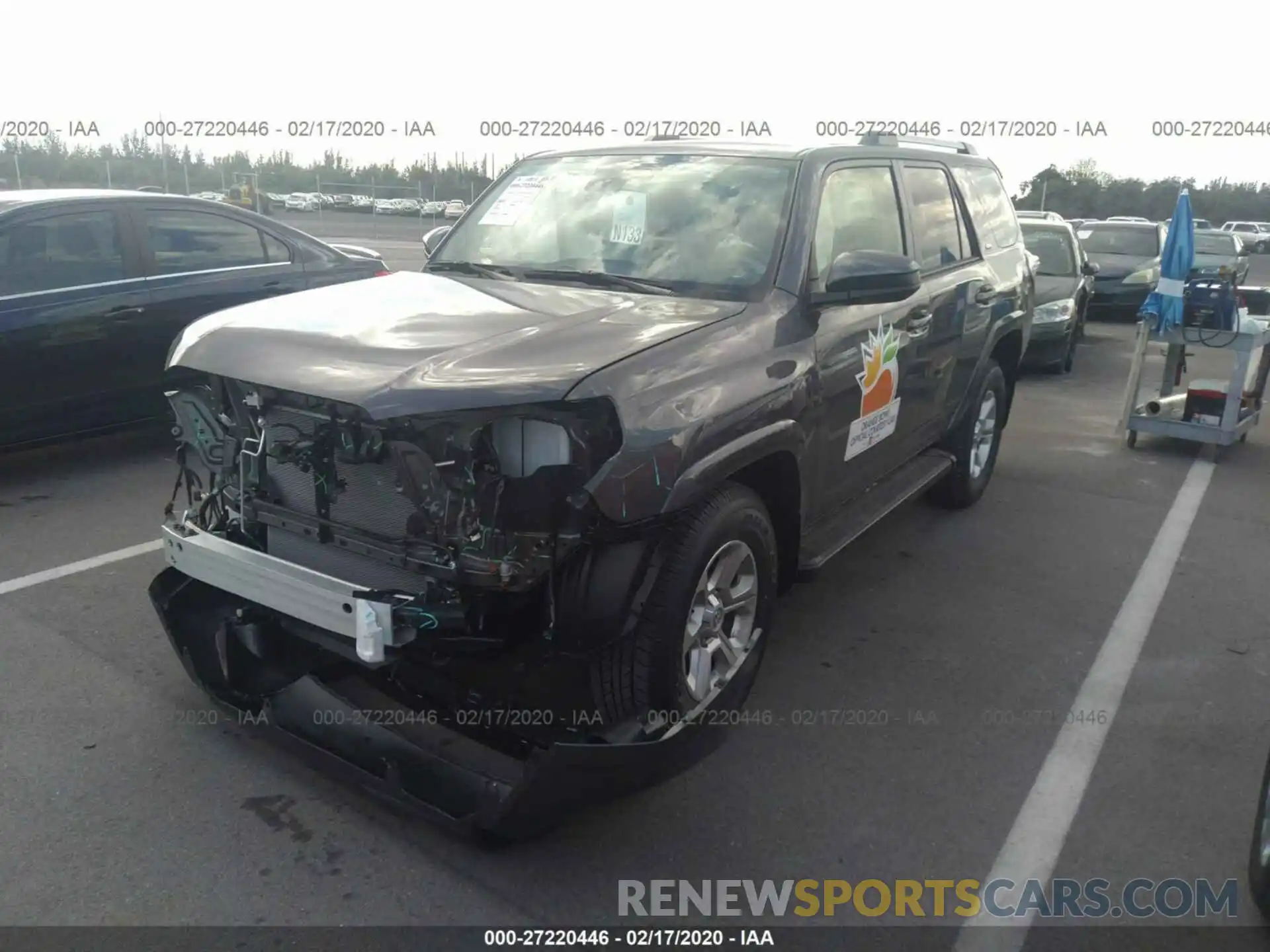 2 Photograph of a damaged car JTEZU5JR5L5218850 TOYOTA 4RUNNER 2020