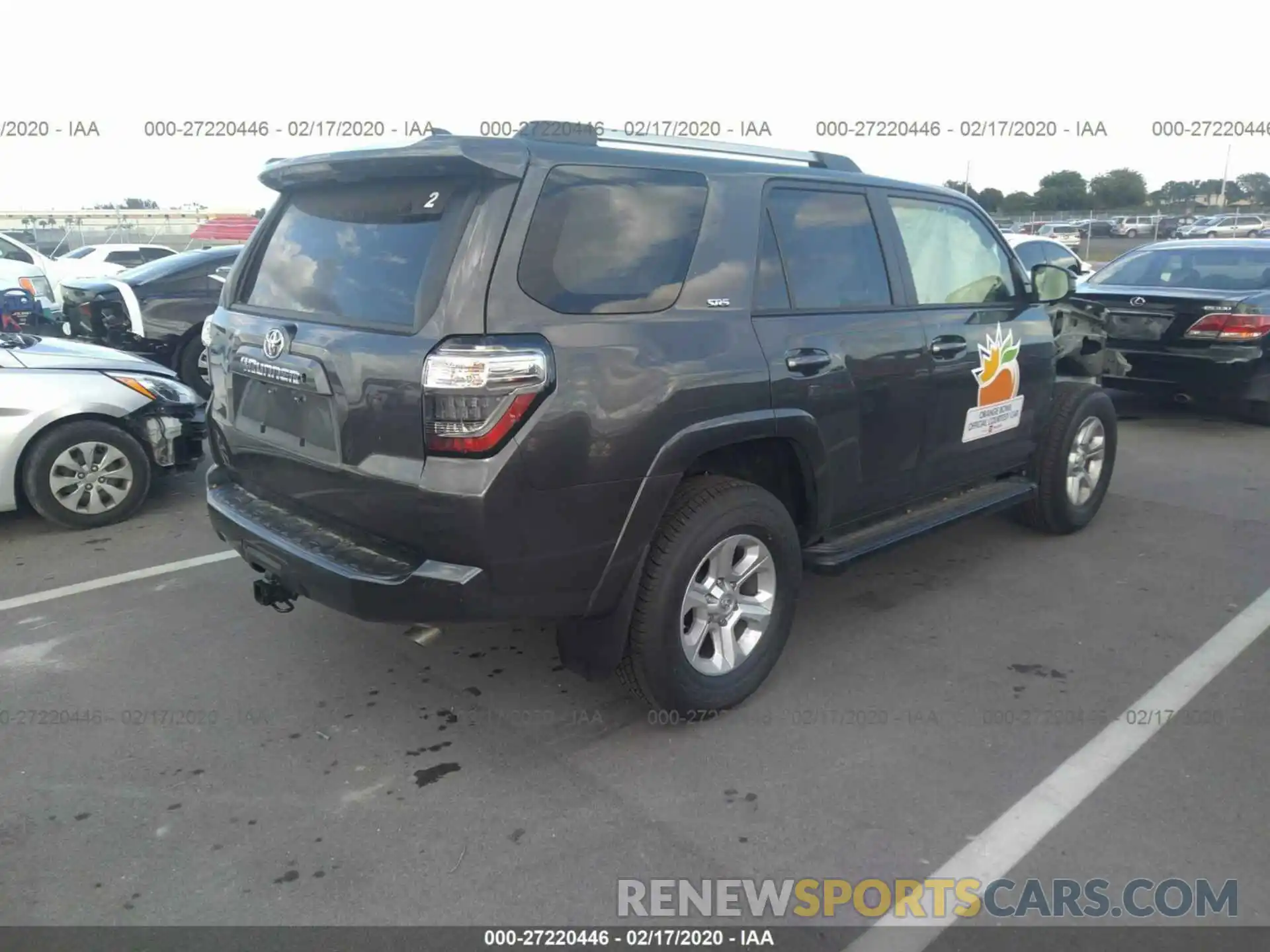 4 Photograph of a damaged car JTEZU5JR5L5218850 TOYOTA 4RUNNER 2020