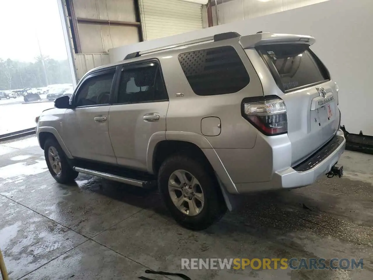 2 Photograph of a damaged car JTEZU5JR6L5217299 TOYOTA 4RUNNER 2020