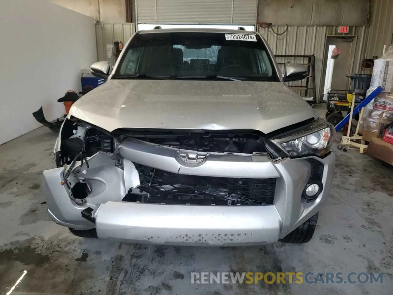 5 Photograph of a damaged car JTEZU5JR6L5217299 TOYOTA 4RUNNER 2020