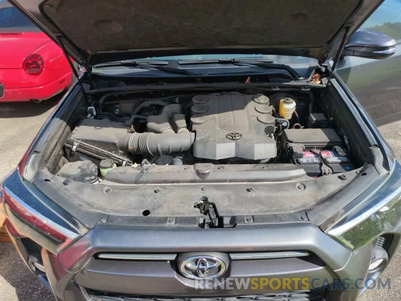 12 Photograph of a damaged car JTEZU5JR6L5224219 TOYOTA 4RUNNER 2020