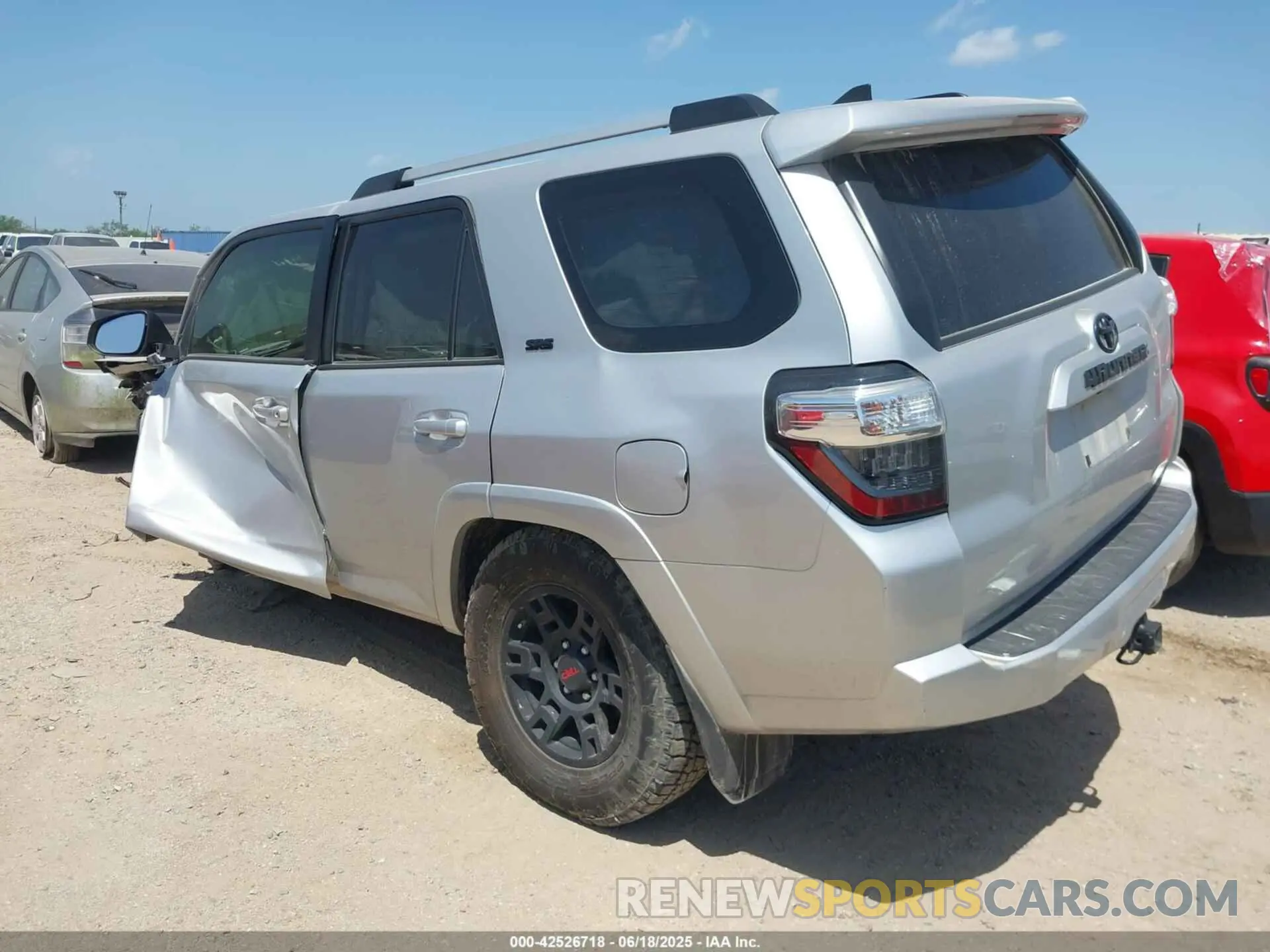 3 Photograph of a damaged car JTEZU5JR6L5224902 TOYOTA 4RUNNER 2020