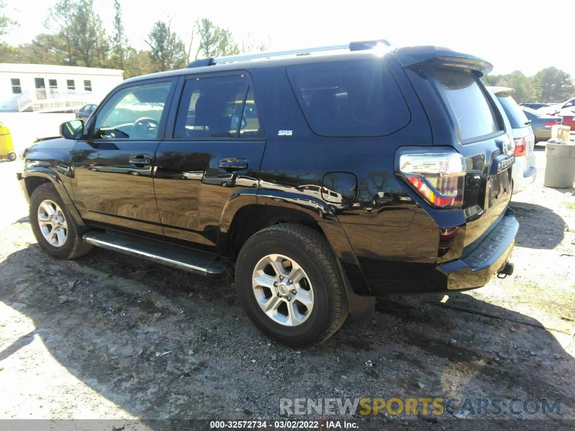 3 Photograph of a damaged car JTEZU5JR6L5226228 TOYOTA 4RUNNER 2020