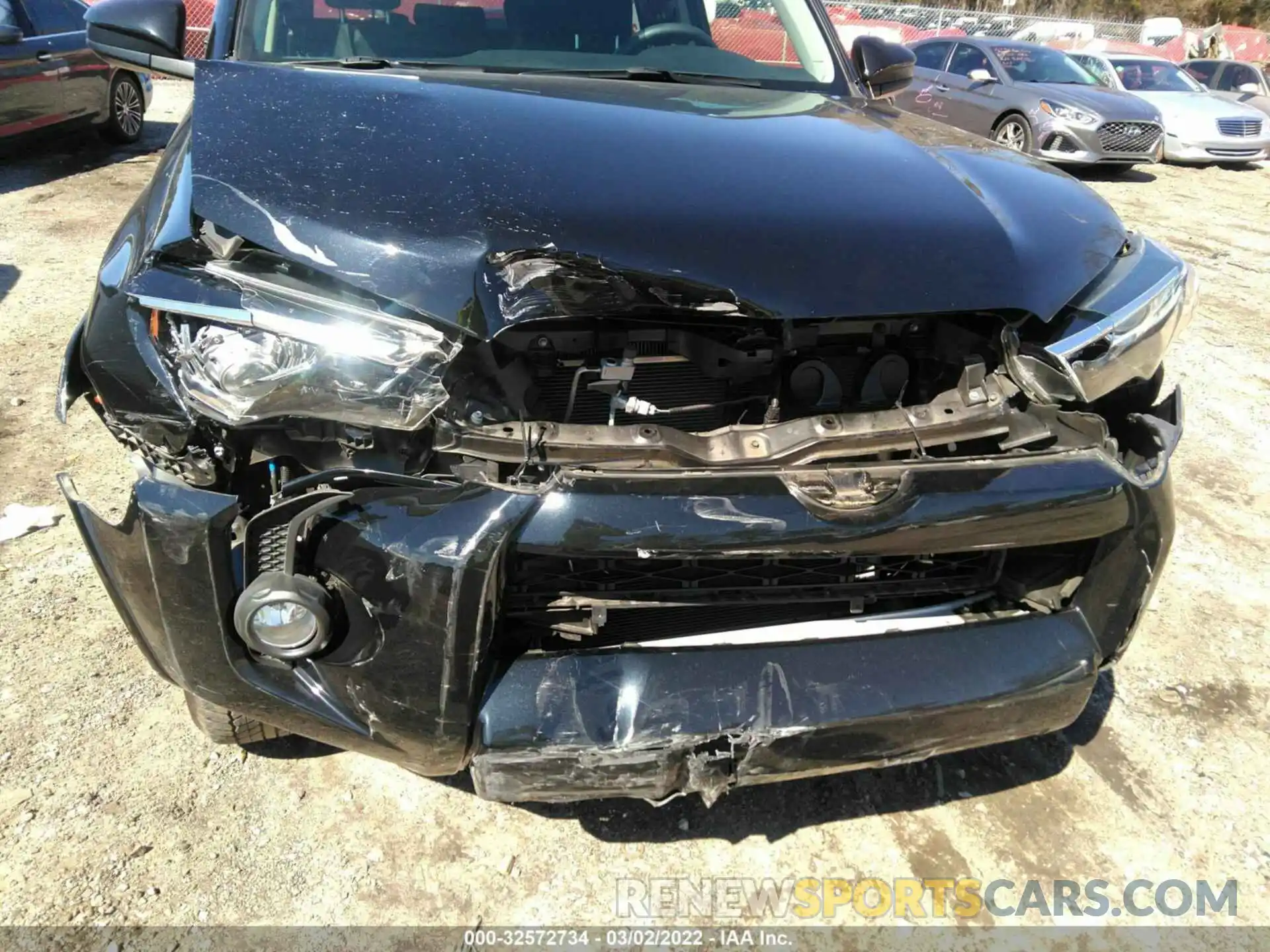 6 Photograph of a damaged car JTEZU5JR6L5226228 TOYOTA 4RUNNER 2020