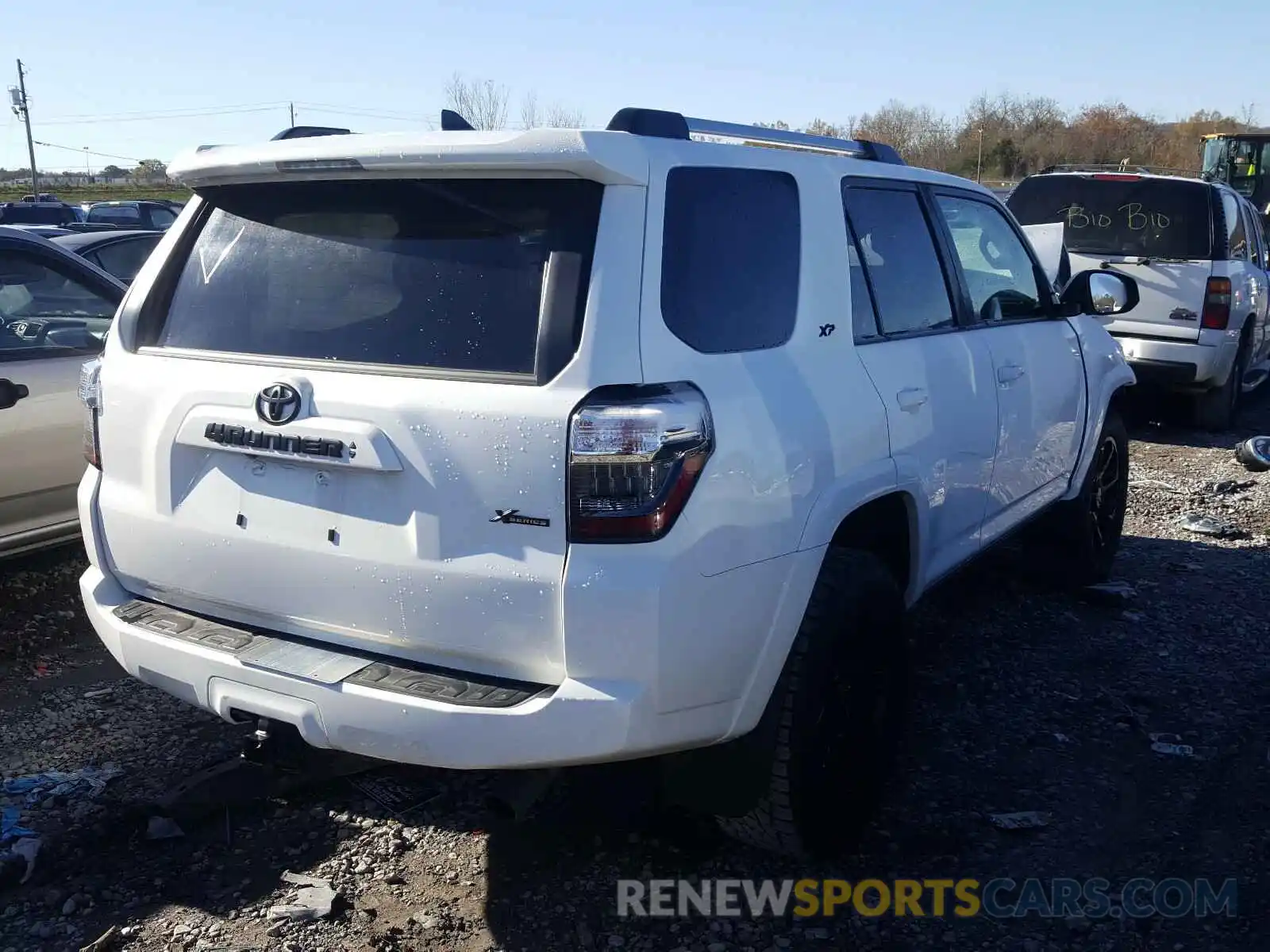 4 Photograph of a damaged car JTEZU5JR6L5227475 TOYOTA 4RUNNER 2020