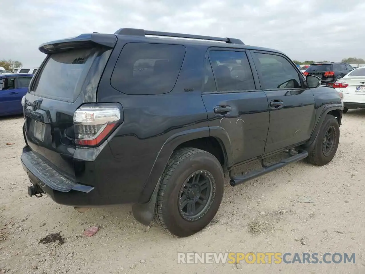 3 Photograph of a damaged car JTEZU5JR7L5214637 TOYOTA 4RUNNER 2020
