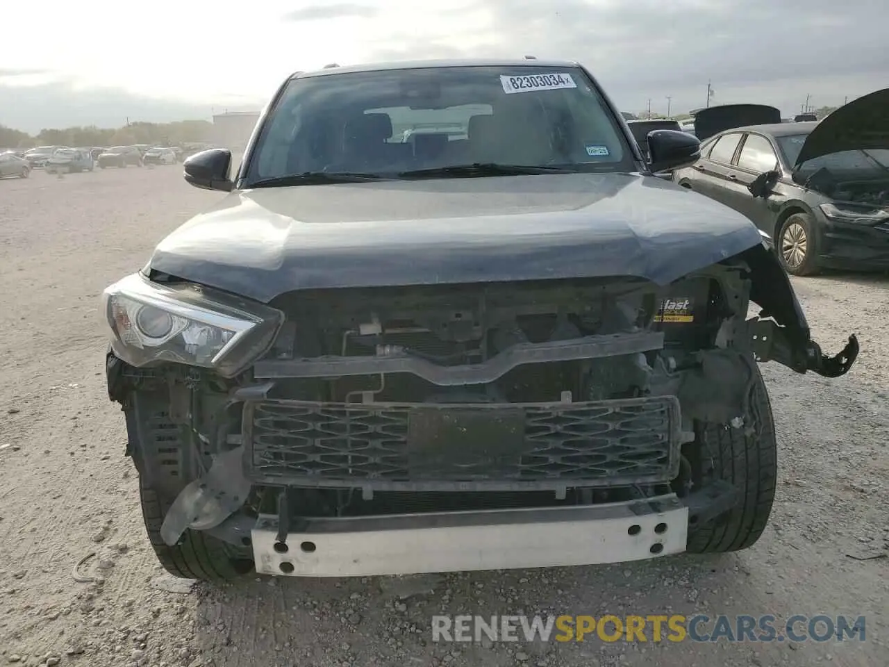 5 Photograph of a damaged car JTEZU5JR7L5214637 TOYOTA 4RUNNER 2020