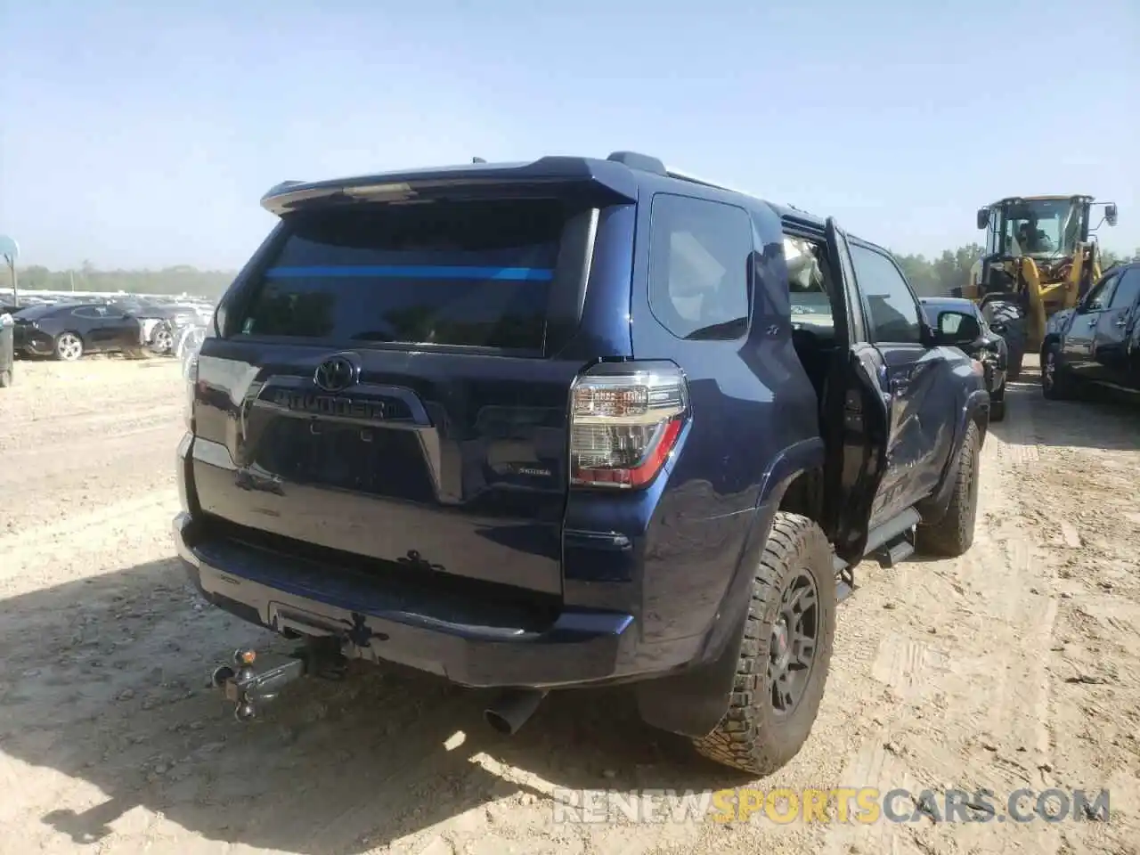 4 Photograph of a damaged car JTEZU5JR7L5217358 TOYOTA 4RUNNER 2020