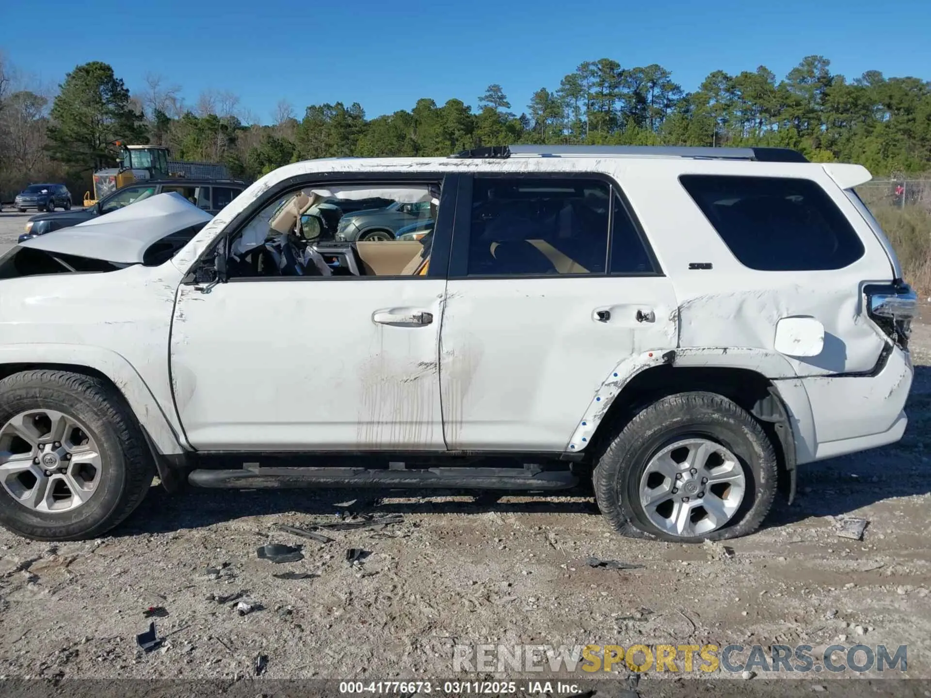 15 Photograph of a damaged car JTEZU5JR7L5225962 TOYOTA 4RUNNER 2020