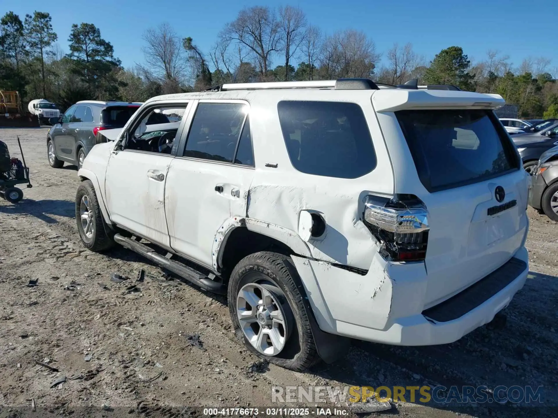 3 Photograph of a damaged car JTEZU5JR7L5225962 TOYOTA 4RUNNER 2020