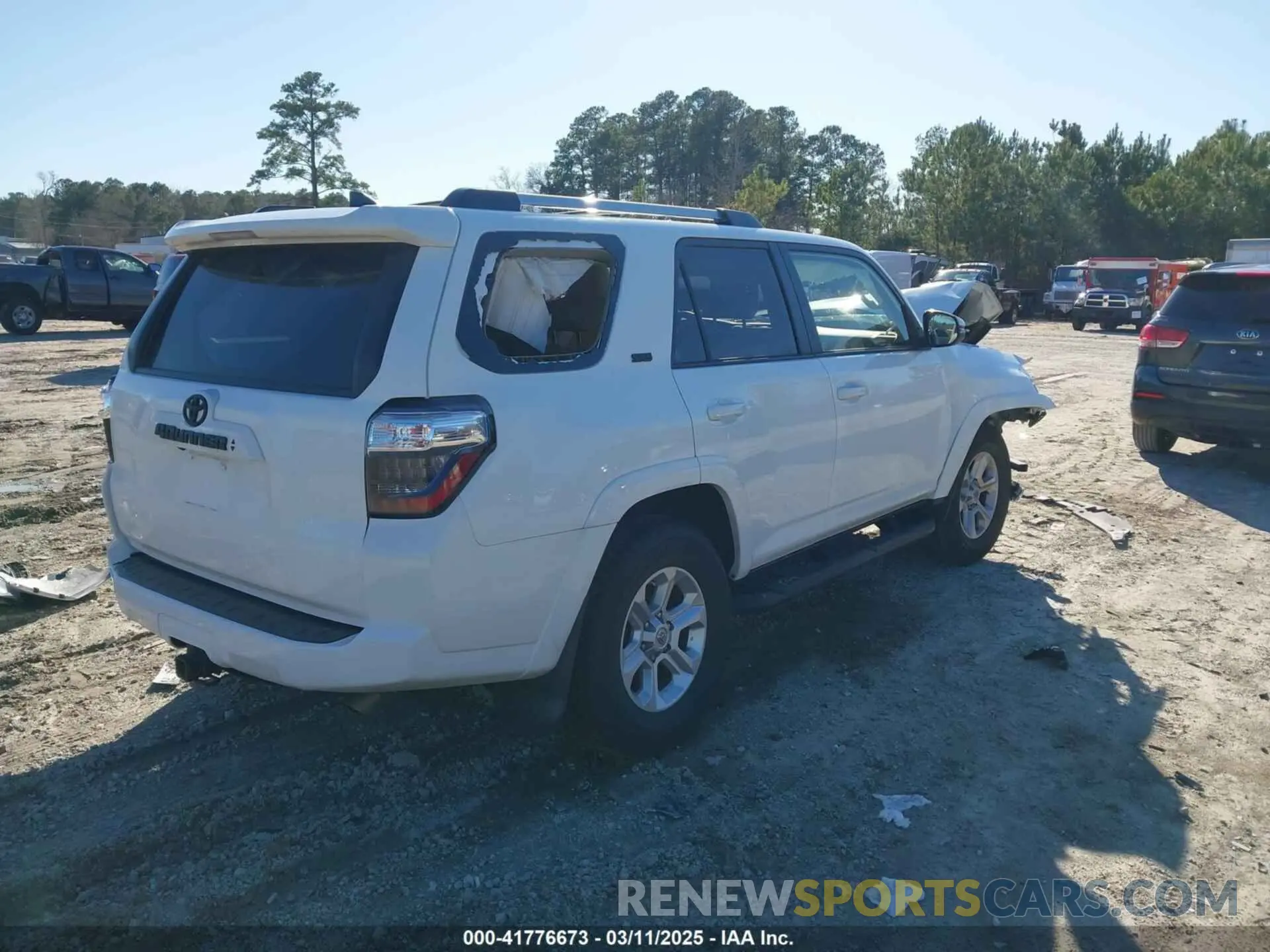 4 Photograph of a damaged car JTEZU5JR7L5225962 TOYOTA 4RUNNER 2020