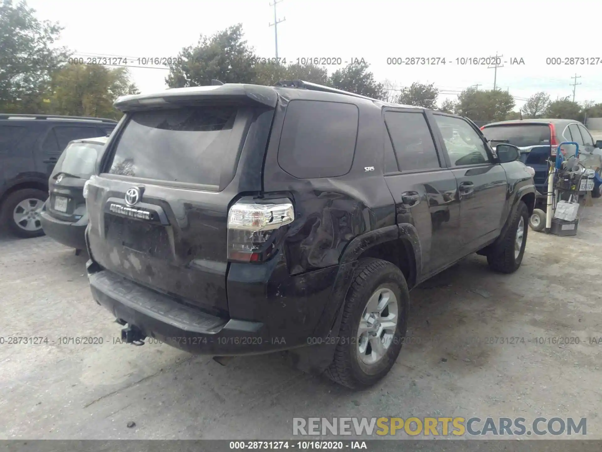 4 Photograph of a damaged car JTEZU5JR8L5213772 TOYOTA 4RUNNER 2020