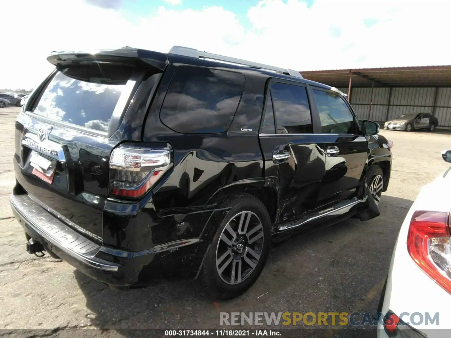 4 Photograph of a damaged car JTEZU5JR8L5215845 TOYOTA 4RUNNER 2020