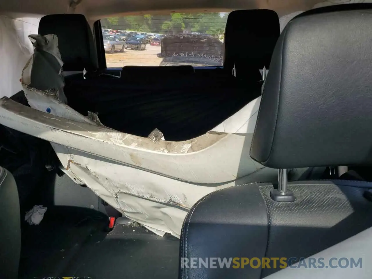 10 Photograph of a damaged car JTEZU5JR8L5217143 TOYOTA 4RUNNER 2020