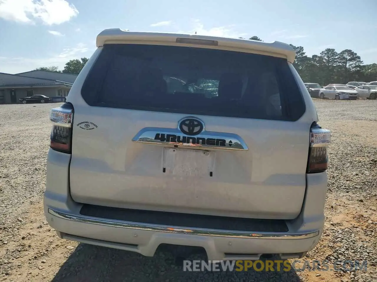 6 Photograph of a damaged car JTEZU5JR8L5217143 TOYOTA 4RUNNER 2020