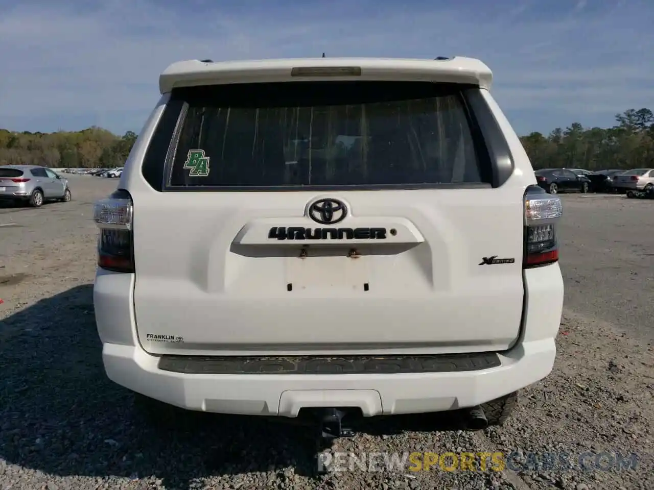 6 Photograph of a damaged car JTEZU5JR8L5217272 TOYOTA 4RUNNER 2020