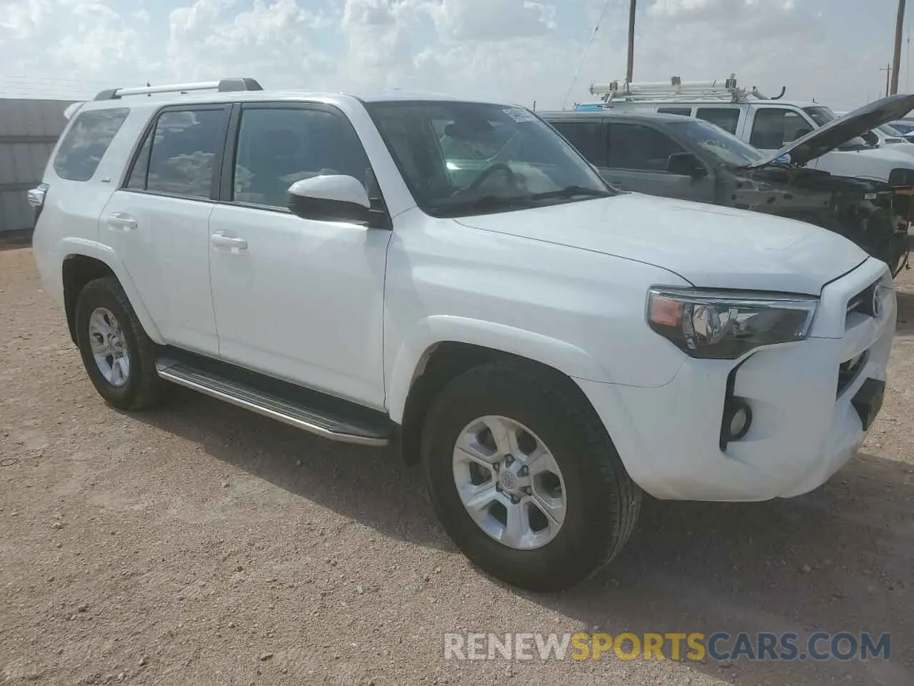 4 Photograph of a damaged car JTEZU5JR8L5218860 TOYOTA 4RUNNER 2020