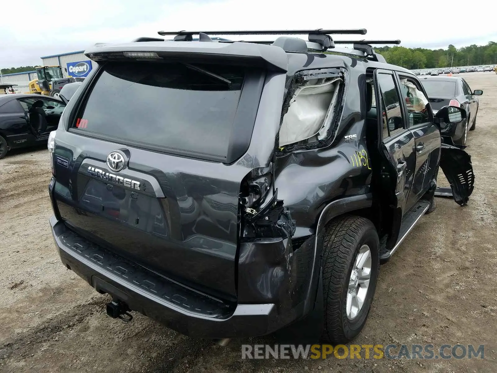 4 Photograph of a damaged car JTEZU5JR8L5223718 TOYOTA 4RUNNER 2020