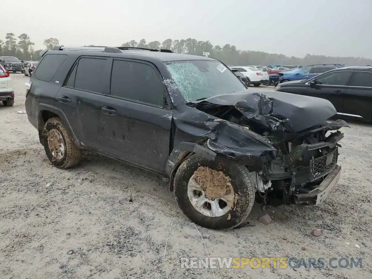 4 Photograph of a damaged car JTEZU5JR8L5224383 TOYOTA 4RUNNER 2020