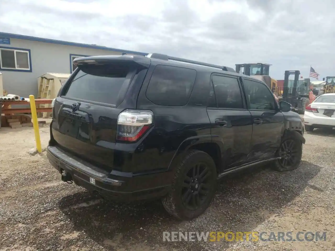 4 Photograph of a damaged car JTEZU5JR8L5225338 TOYOTA 4RUNNER 2020