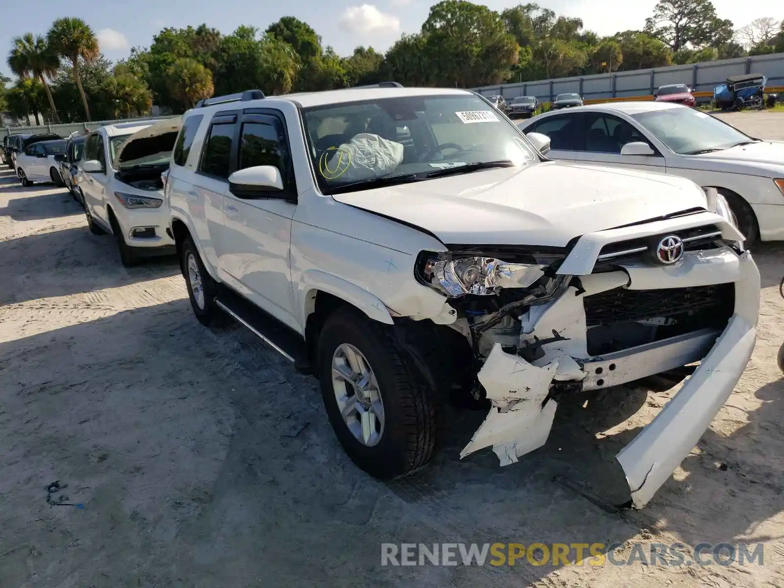 1 Photograph of a damaged car JTEZU5JR9L5223405 TOYOTA 4RUNNER 2020