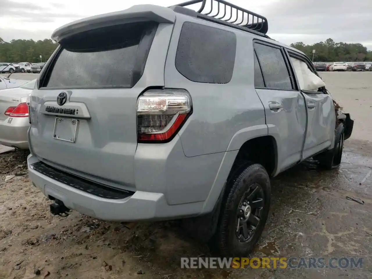 4 Photograph of a damaged car JTEBU5JR0M5936485 TOYOTA 4RUNNER 2021