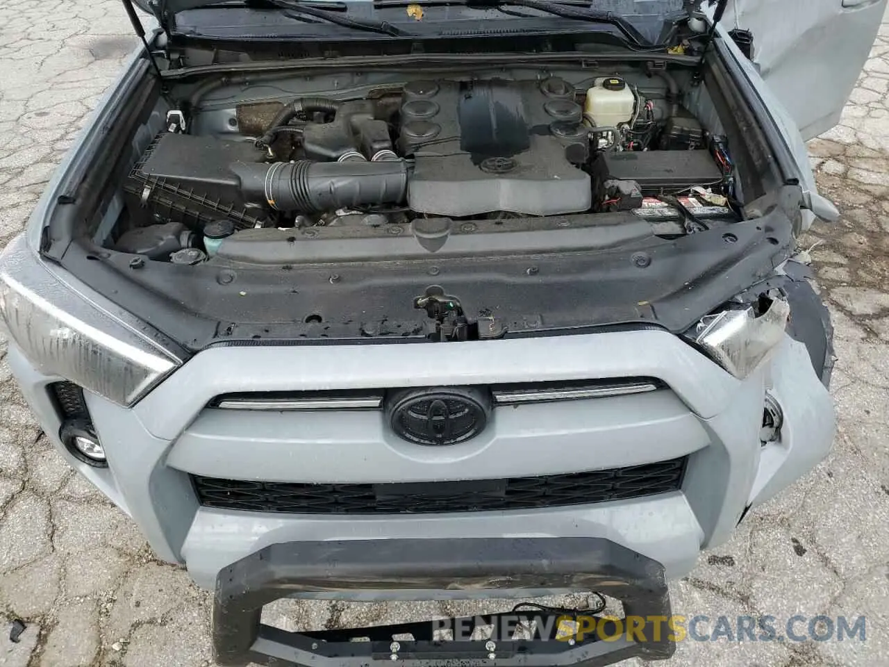 12 Photograph of a damaged car JTEBU5JR1M5849372 TOYOTA 4RUNNER 2021
