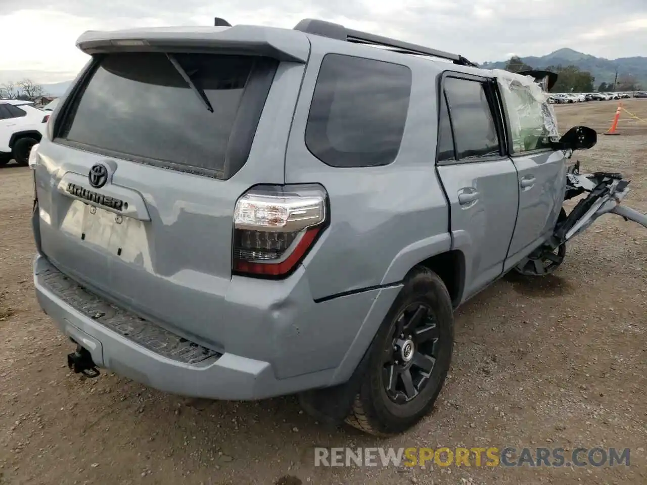 4 Photograph of a damaged car JTEBU5JR4M5869292 TOYOTA 4RUNNER 2021