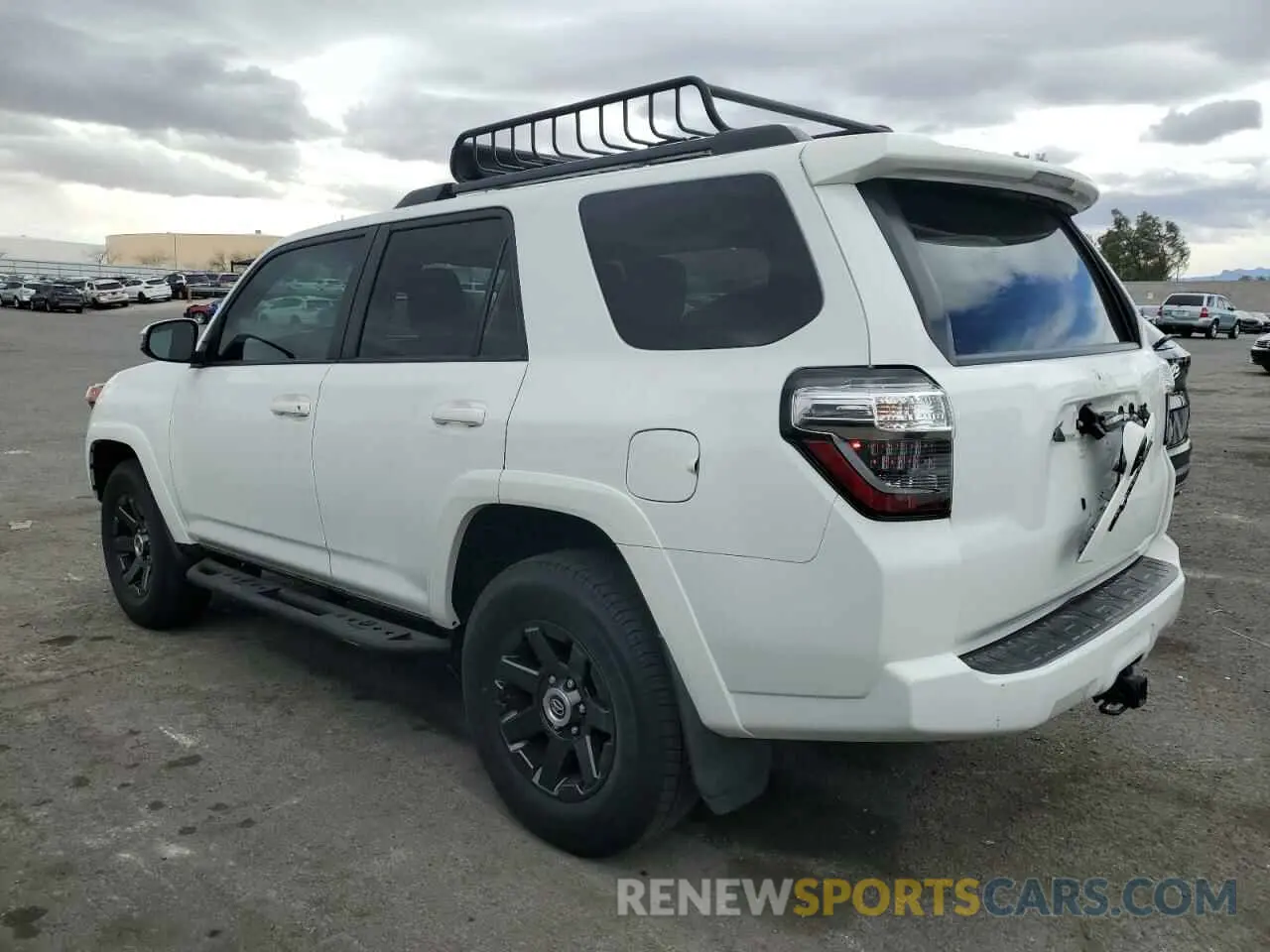 2 Photograph of a damaged car JTEBU5JR4M5923884 TOYOTA 4RUNNER 2021