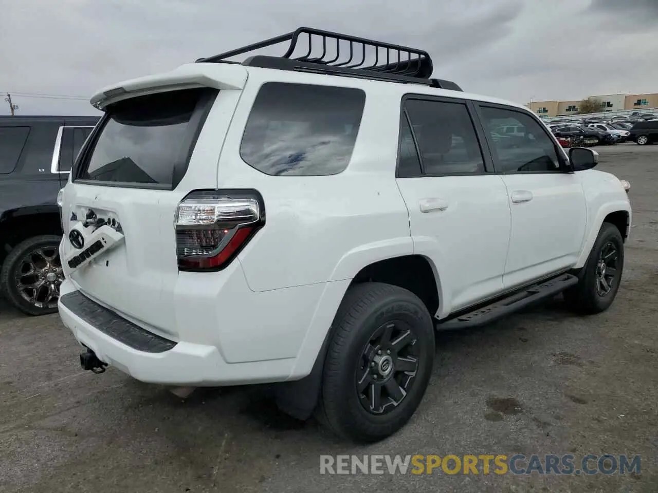 3 Photograph of a damaged car JTEBU5JR4M5923884 TOYOTA 4RUNNER 2021