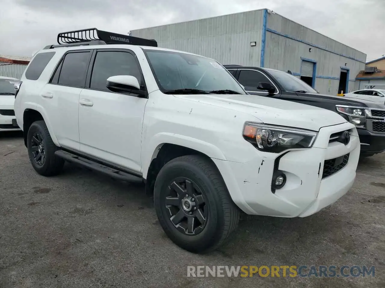 4 Photograph of a damaged car JTEBU5JR4M5923884 TOYOTA 4RUNNER 2021