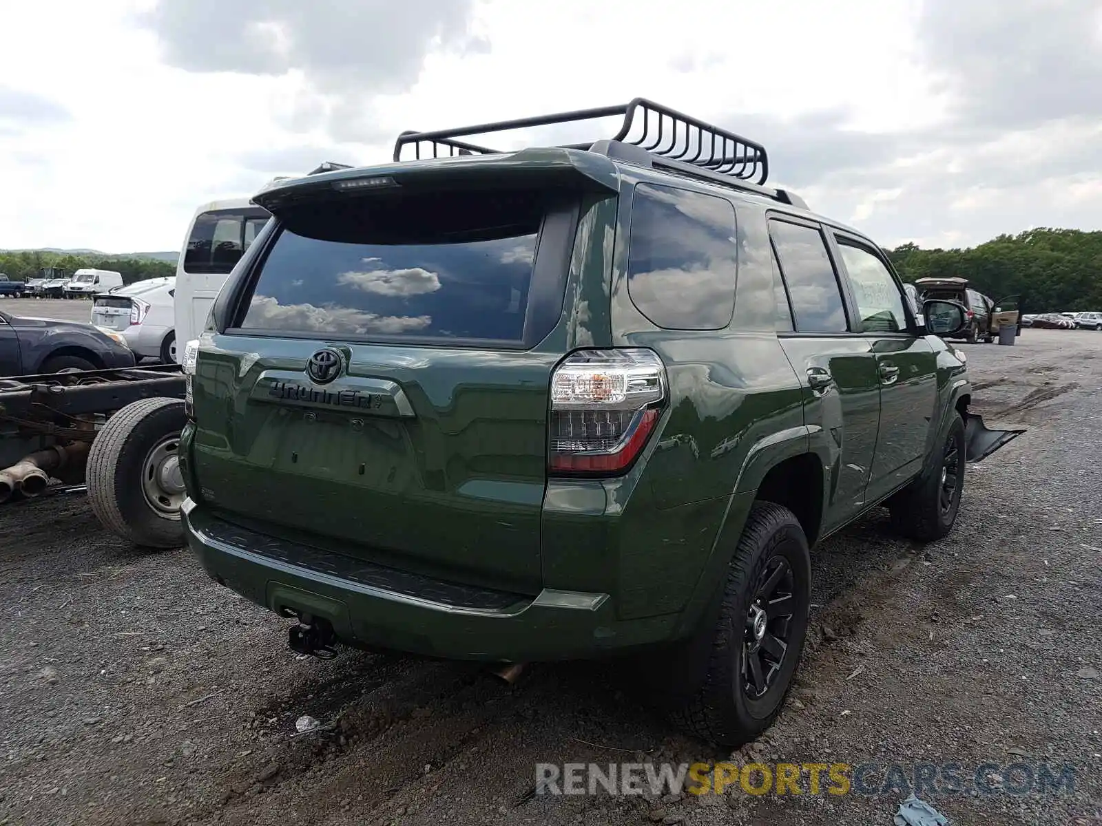 4 Photograph of a damaged car JTEBU5JR8M5918820 TOYOTA 4RUNNER 2021