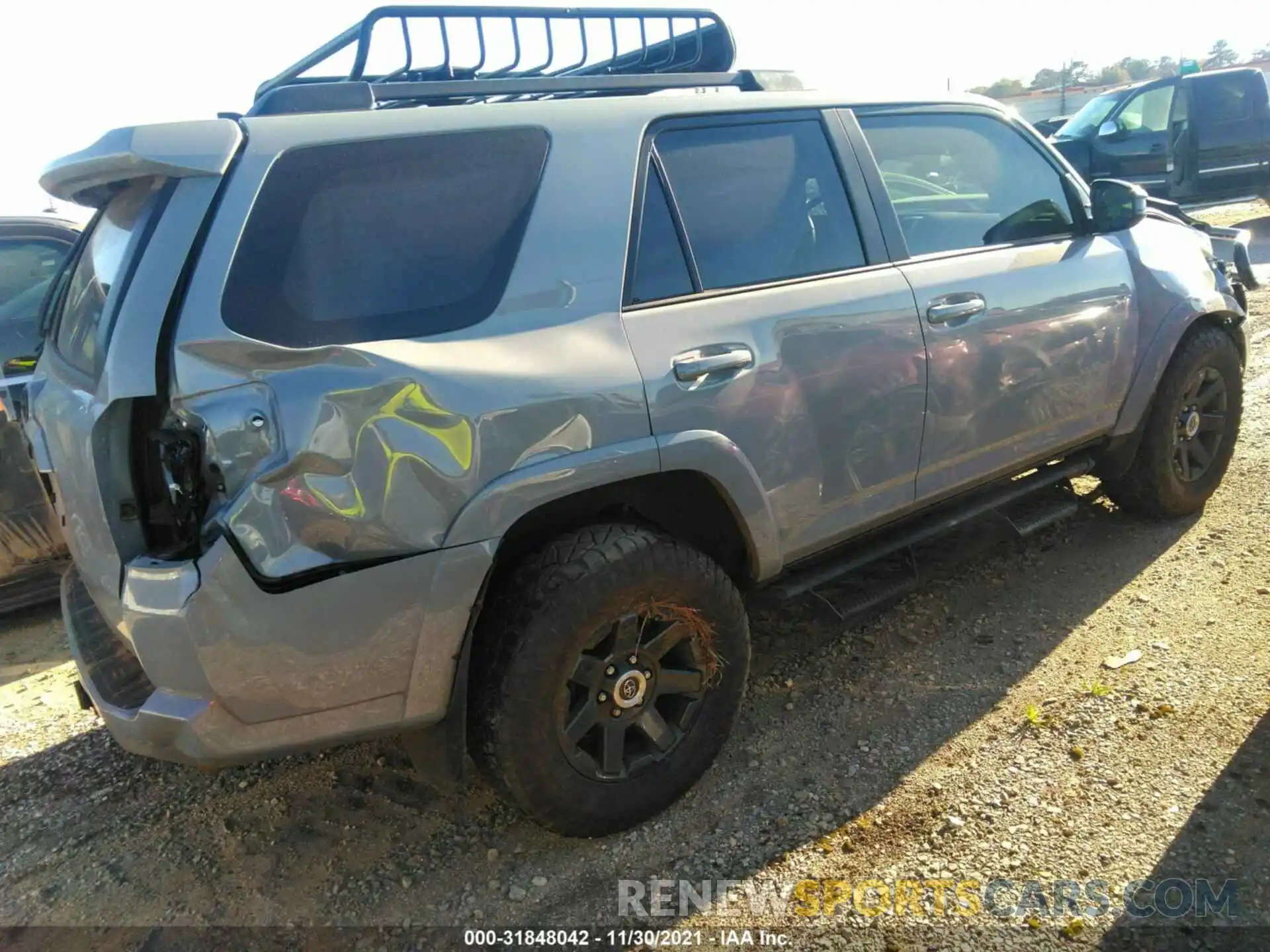 4 Photograph of a damaged car JTEBU5JR8M5966172 TOYOTA 4RUNNER 2021