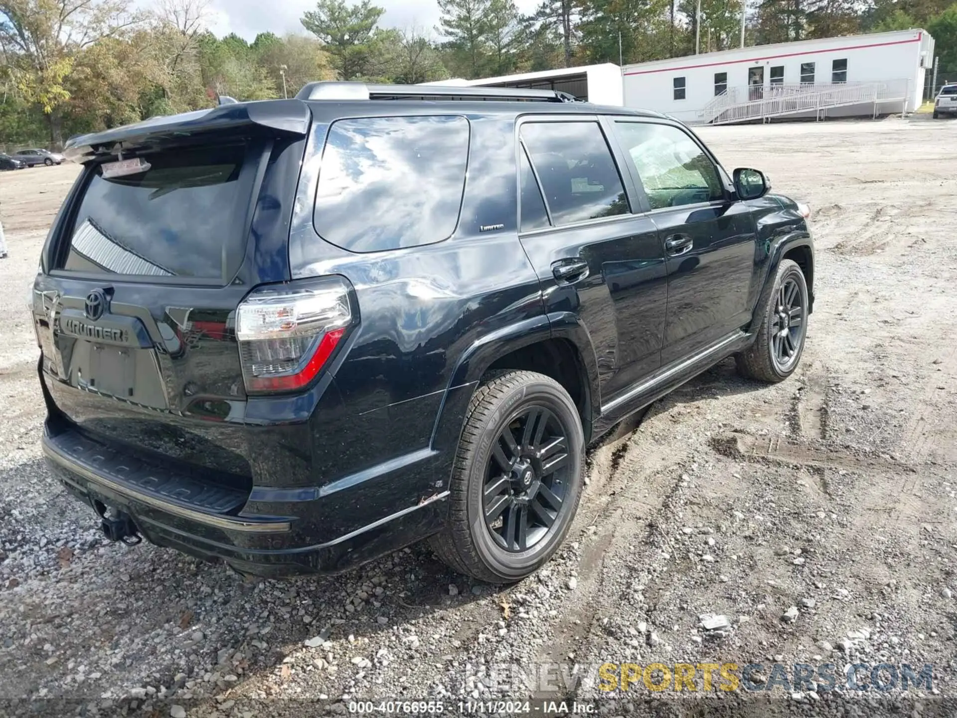 4 Photograph of a damaged car JTECU5JR3M5249845 TOYOTA 4RUNNER 2021