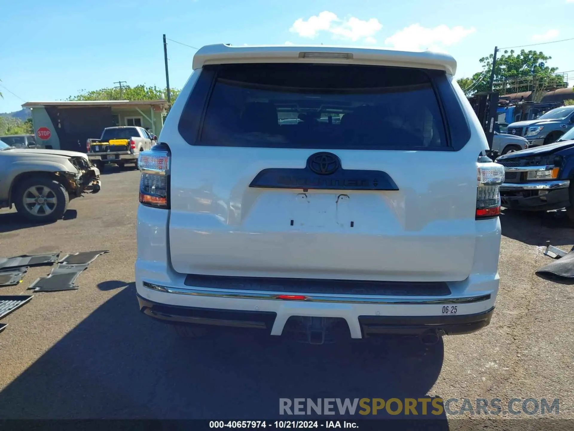 16 Photograph of a damaged car JTECU5JR5M5243660 TOYOTA 4RUNNER 2021