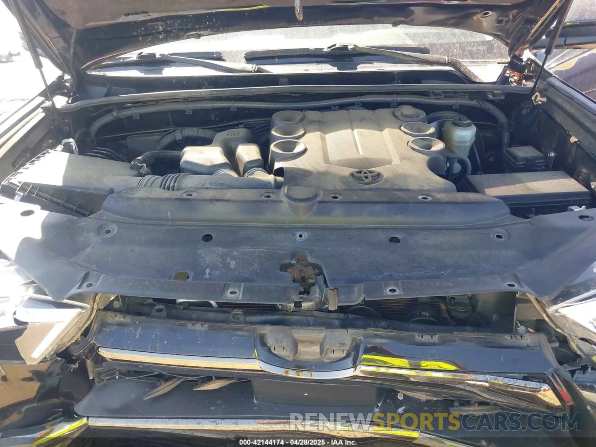 10 Photograph of a damaged car JTECU5JR5M5246848 TOYOTA 4RUNNER 2021