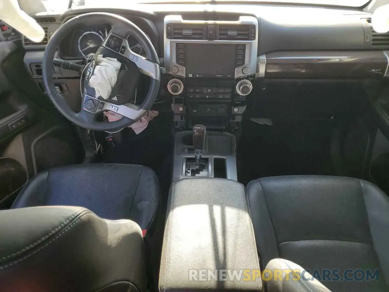 8 Photograph of a damaged car JTEDU5JR2M5230109 TOYOTA 4RUNNER 2021