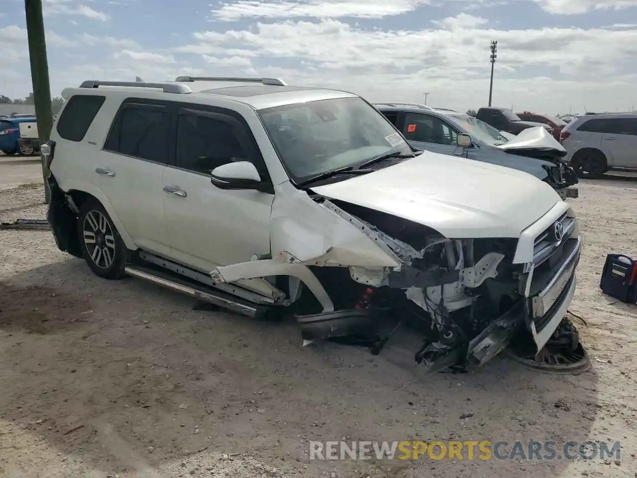 4 Photograph of a damaged car JTEDU5JR5M5250645 TOYOTA 4RUNNER 2021