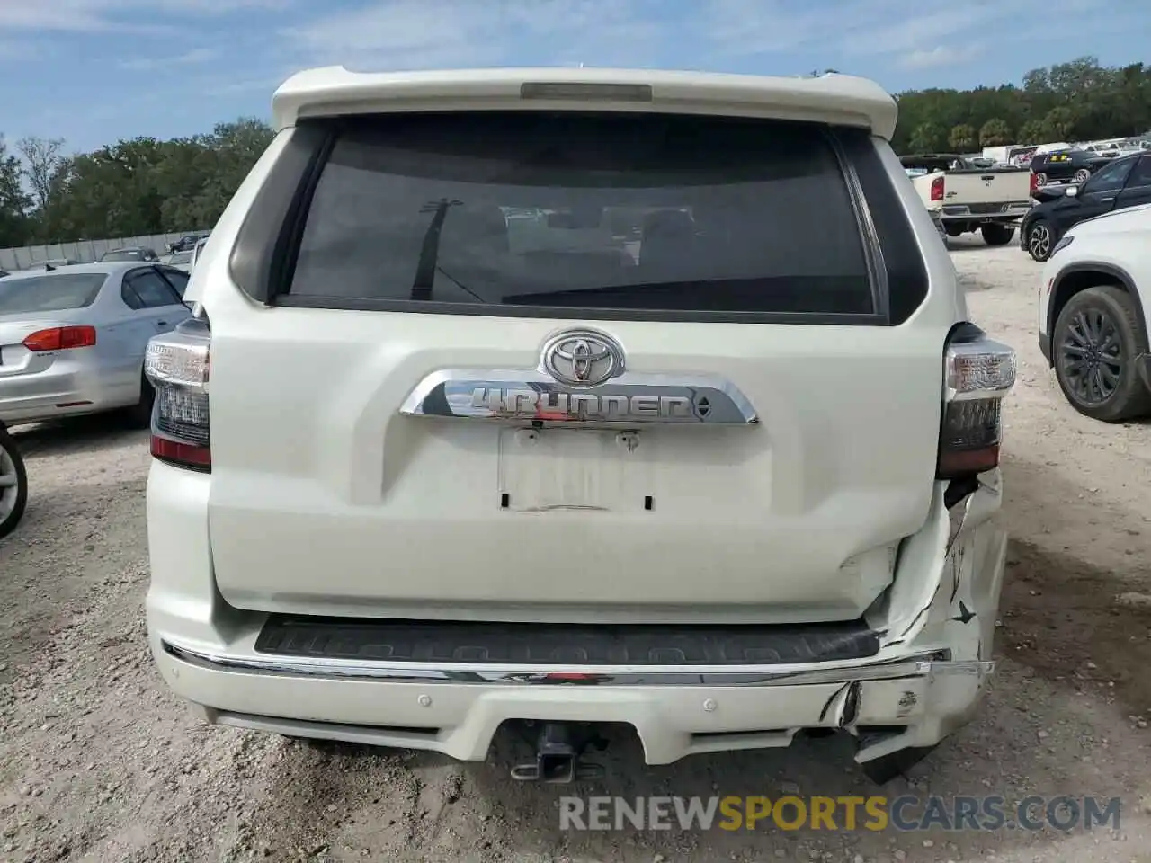 6 Photograph of a damaged car JTEDU5JR5M5250645 TOYOTA 4RUNNER 2021