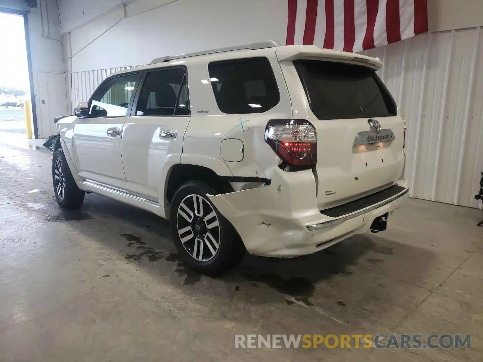 3 Photograph of a damaged car JTEDU5JR7M5230798 TOYOTA 4RUNNER 2021