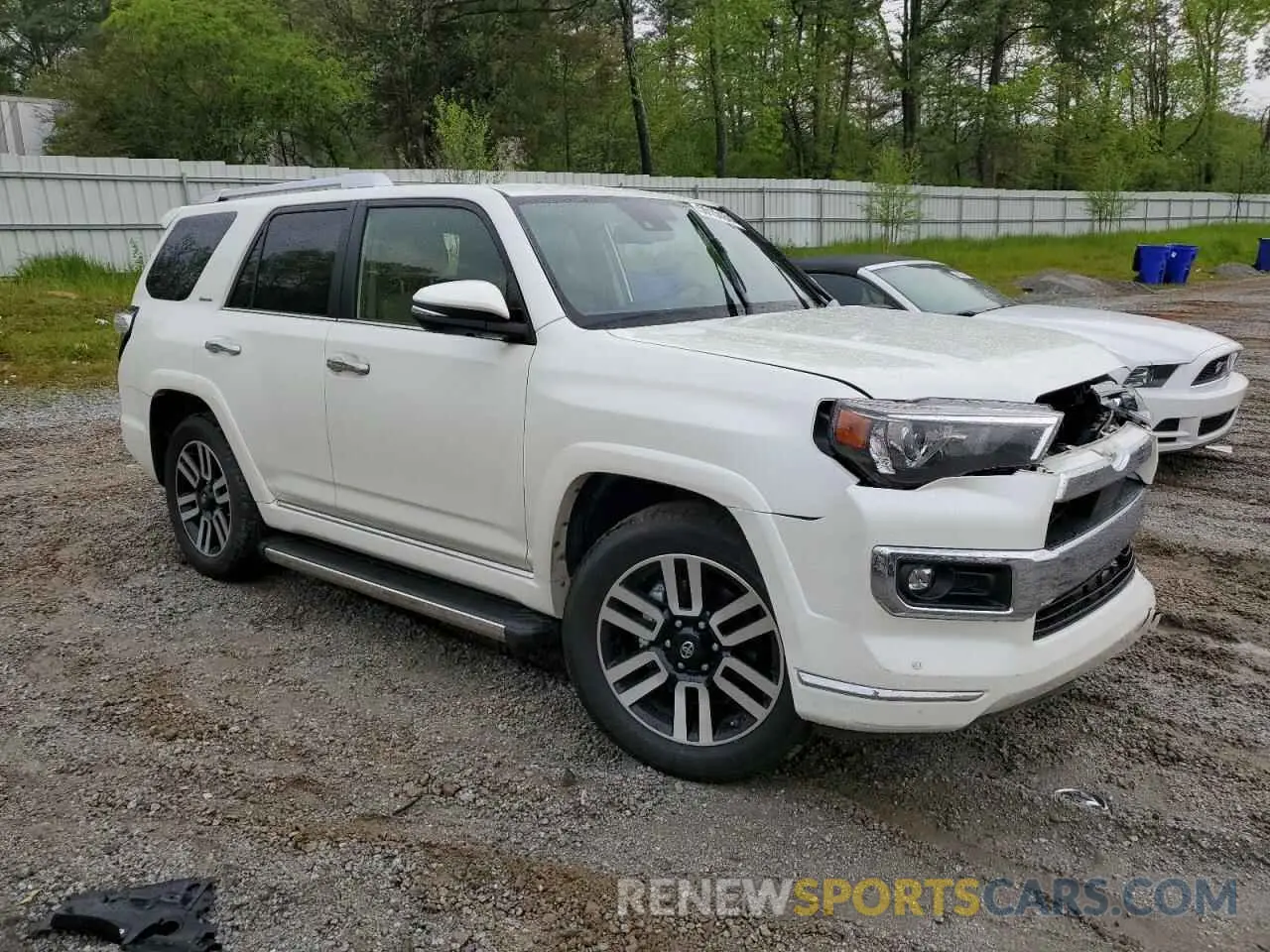 4 Photograph of a damaged car JTEDU5JR8M5233631 TOYOTA 4RUNNER 2021