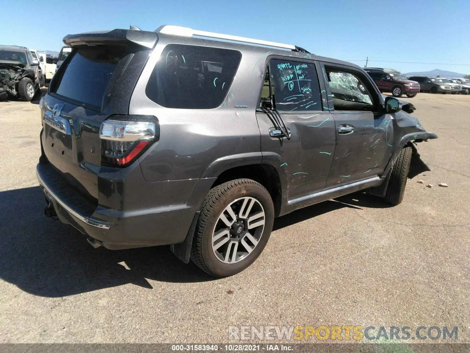 4 Photograph of a damaged car JTEDU5JR9M5248736 TOYOTA 4RUNNER 2021