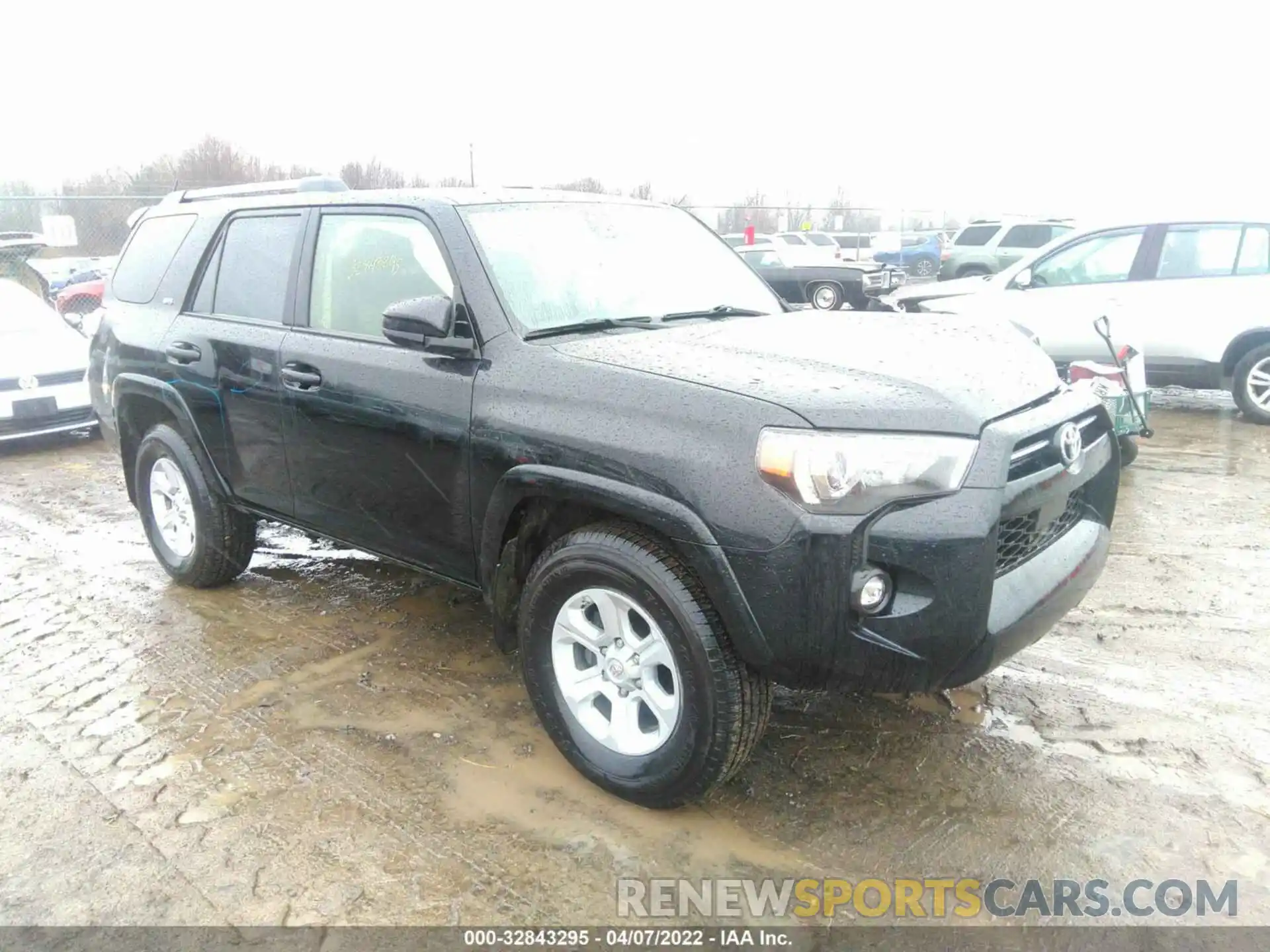 1 Photograph of a damaged car JTEEU5JR0M5231487 TOYOTA 4RUNNER 2021