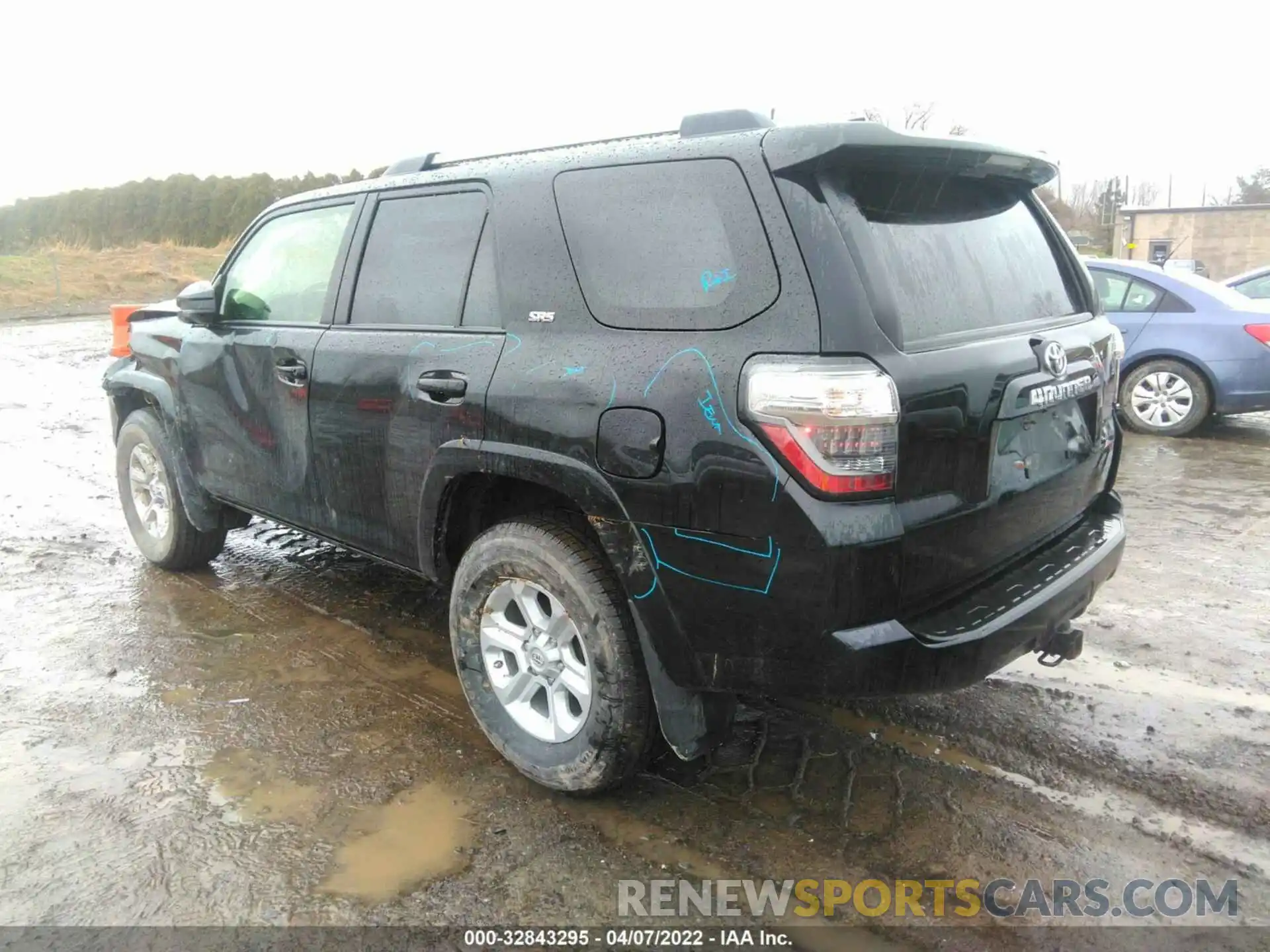 3 Photograph of a damaged car JTEEU5JR0M5231487 TOYOTA 4RUNNER 2021