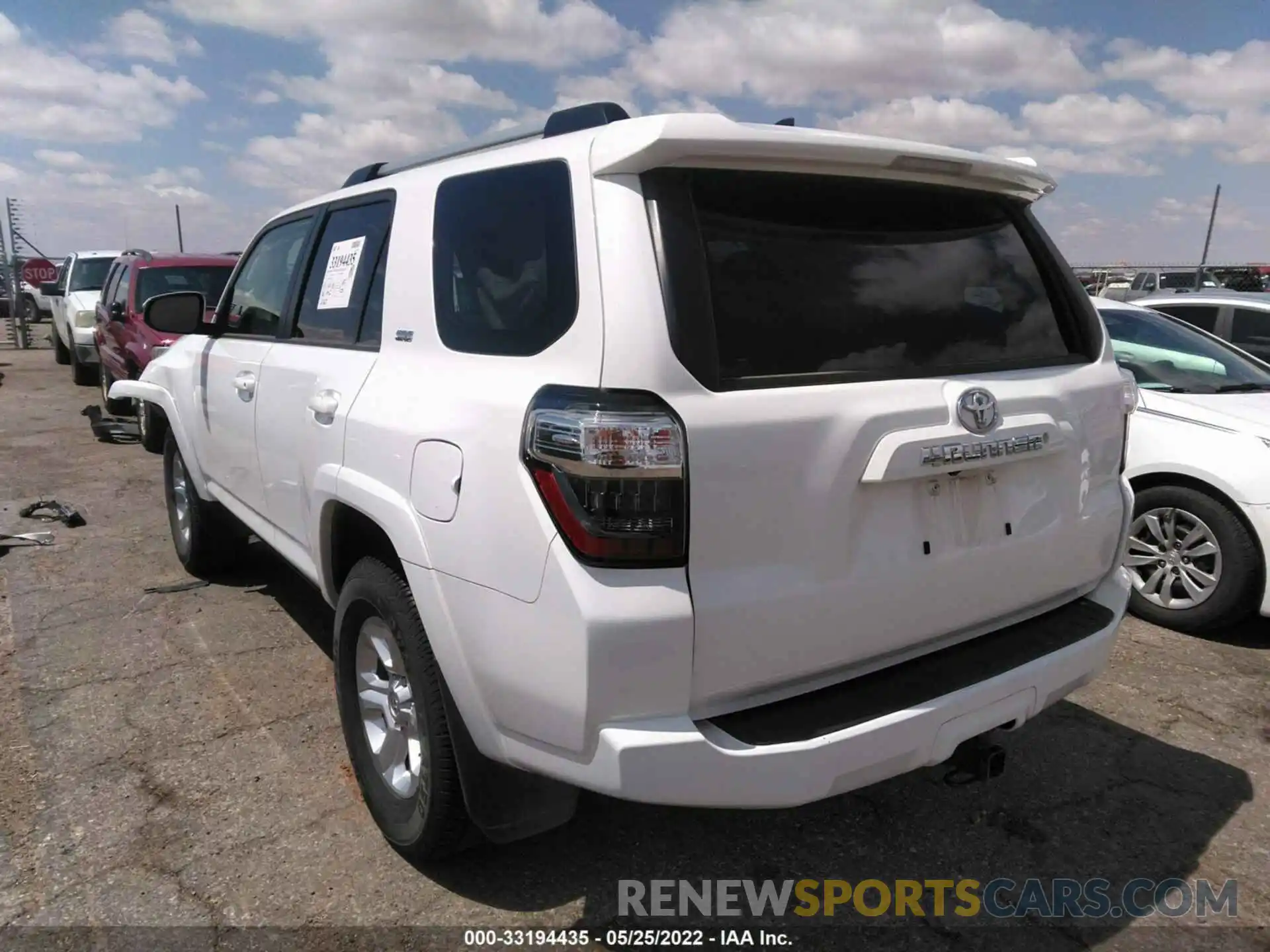 3 Photograph of a damaged car JTEEU5JR1M5232664 TOYOTA 4RUNNER 2021