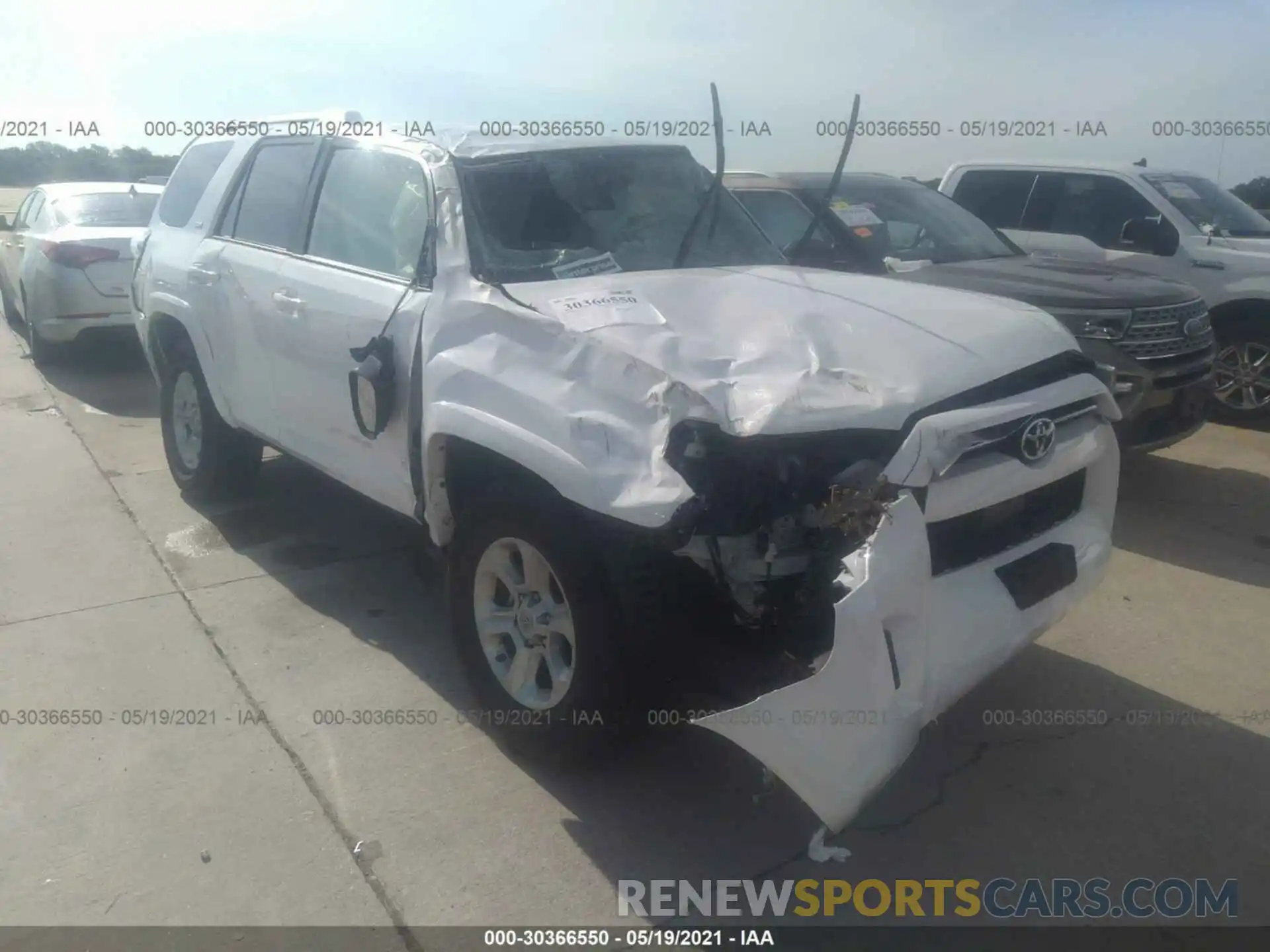 1 Photograph of a damaged car JTEEU5JR1M5236097 TOYOTA 4RUNNER 2021